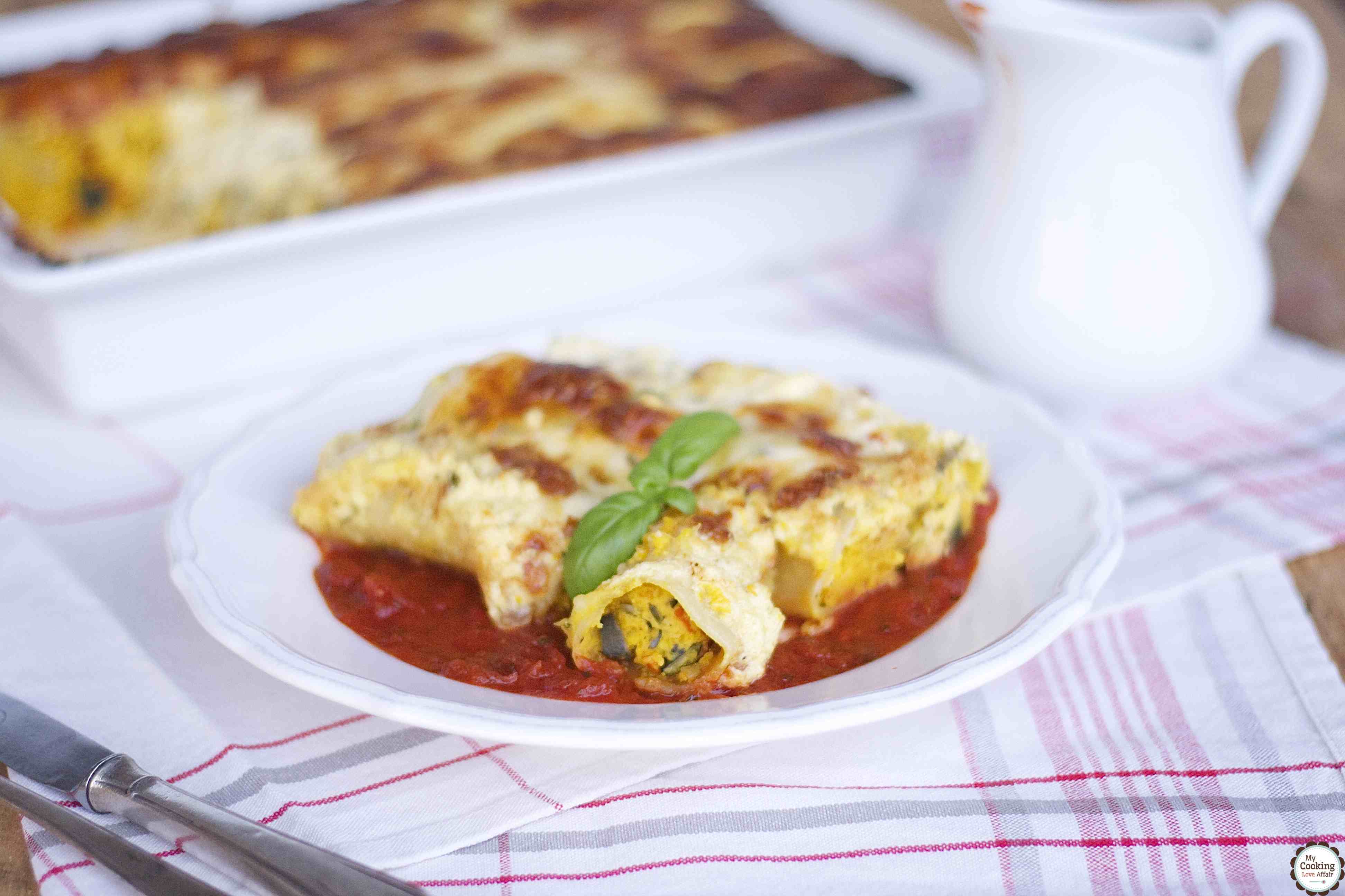 Kürbis-Ricotta-Cannelloni mit Tomatensoße