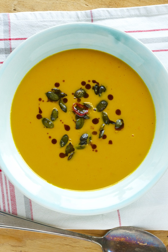 Kürbiscremesuppe mit crunchy Kürbiskern-Einlage