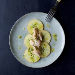 Räucherforelle auf Apfel mit Weißweinvinaigrette