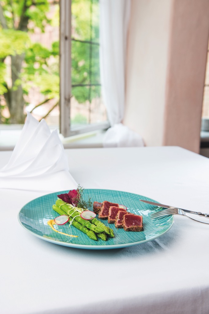 Thunfisch und Spargel
