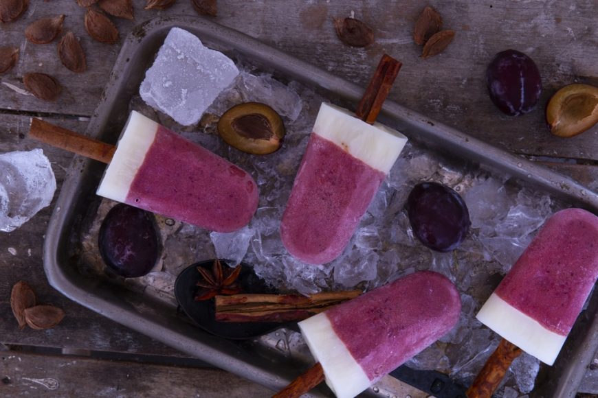 Zwetschgeneis am Stiel • Cookingaffair.de