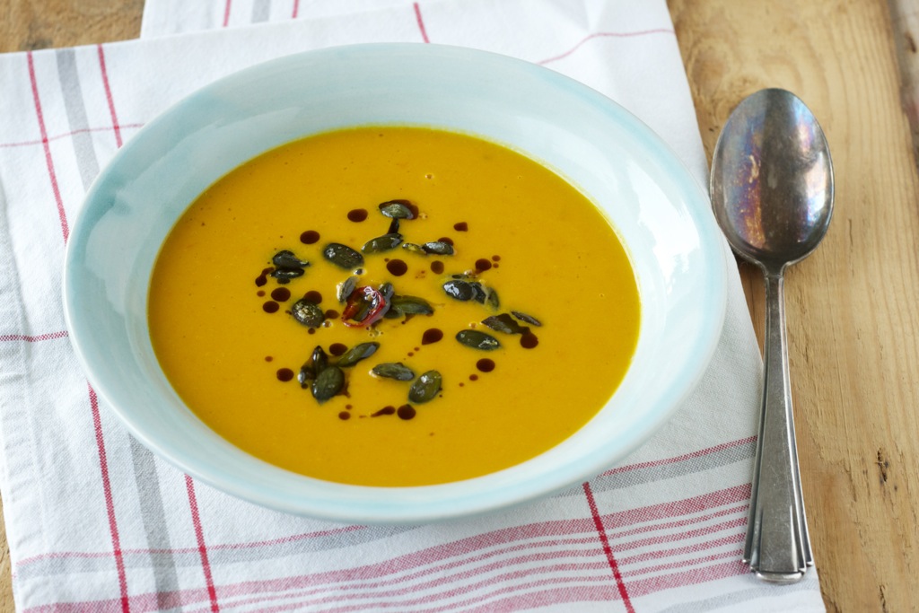 Kürbiscremesuppe mit crunchy Kürbiskern-Einlage • Cookingaffair.de