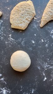 knusprige_Sauerteigbrötchen